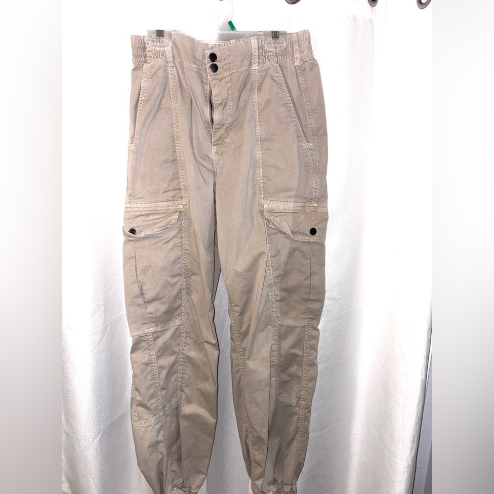 Woman’s Tan Cargo Pants